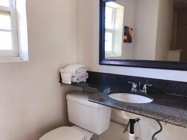 Royal Inn and Suites image 29